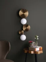 Qızılı halqa və ağ şarlı divar işığı W8832 - Image 3
